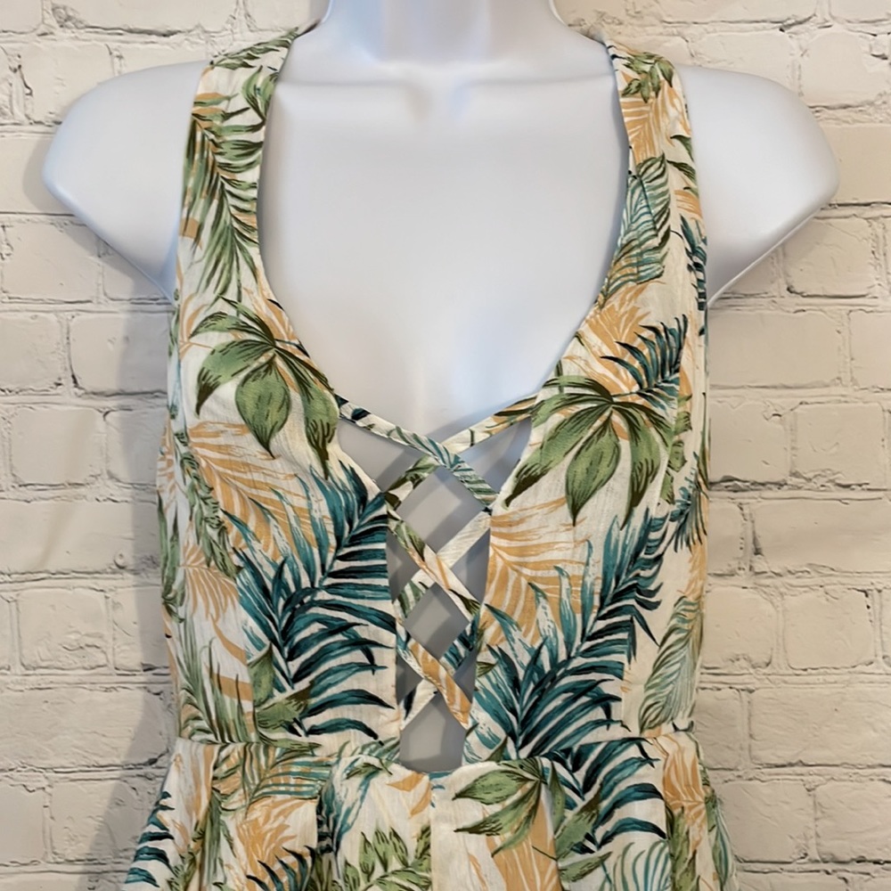 NWT Vici tropical romper - Picture 2 of 9